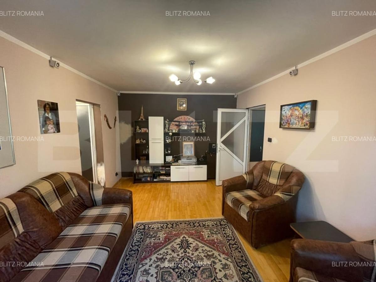 Apartament cu 2 camere, Foarte Spatios, Zona Superba - 3