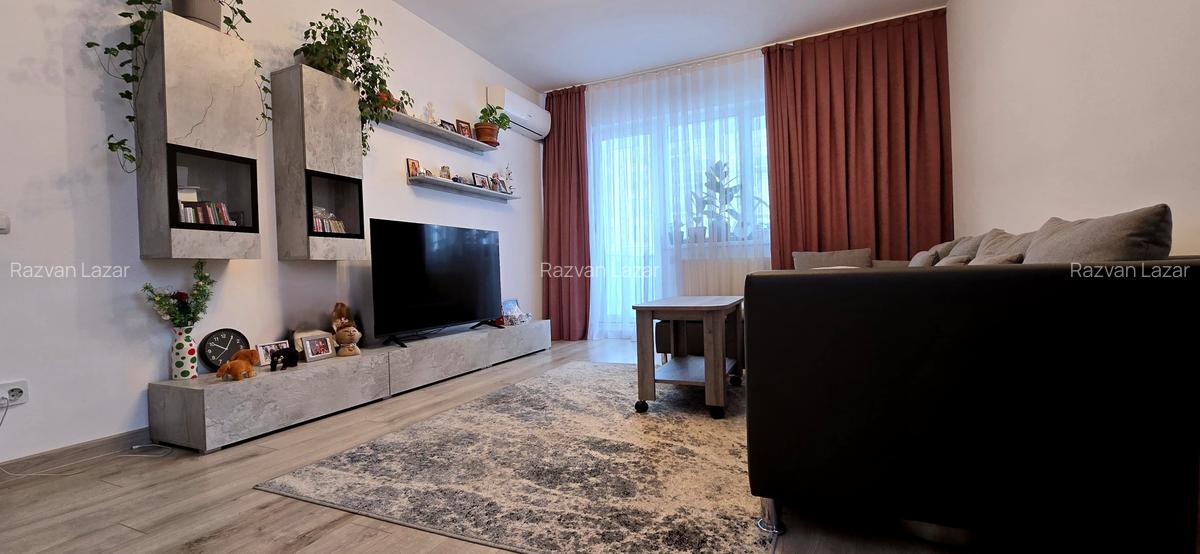 Apartament cu 3 camere decomandat, mobilat în Apărătorii Patriei - 2