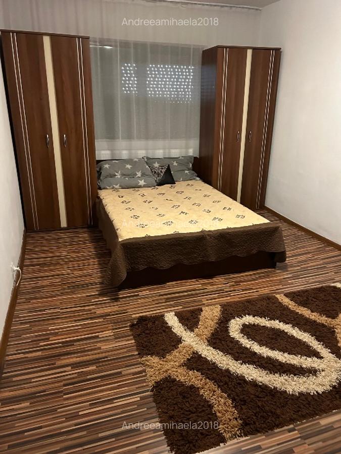 Vând apartament 2 camere în zona mall - 1