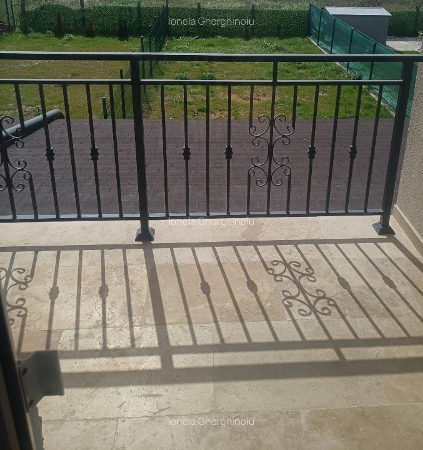 Jumătate de duplex de vanzare situat in Remetea Mare , 132 mp utili, 4 camere, m - 5 Jumătate de duplex de vanzare situat in Remetea Mare , 132 mp utili, 4 camere, m - 5