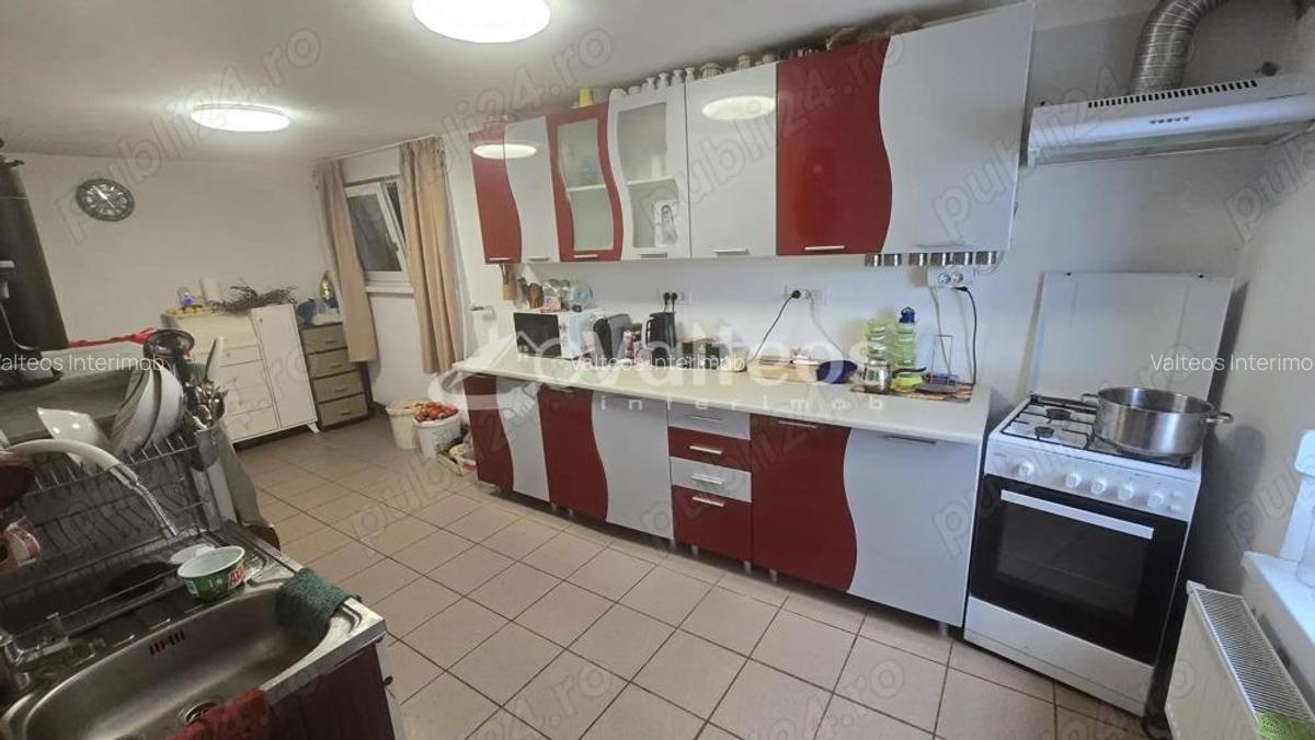 Resita, de vanzare casa, doua corpuri, teren 5800 mp, - 8 Resita, de vanzare casa, doua corpuri, teren 5800 mp, - 8