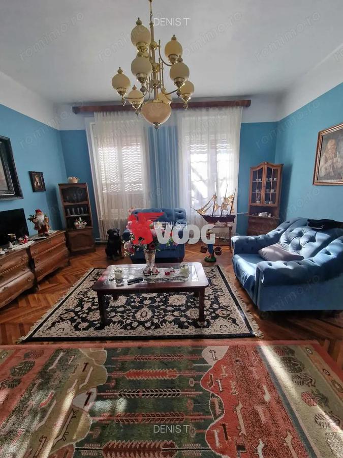 Apartament de vanzare 3 camere, Zona centrala - 2