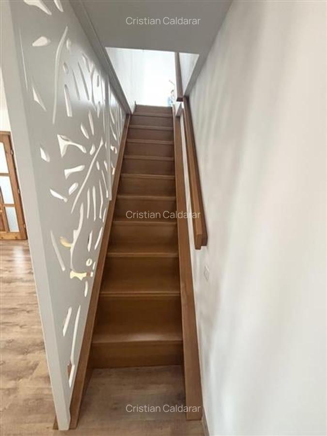 Casa spatioasa si bine compartimentata in Velenta  locatie excelenta - 12