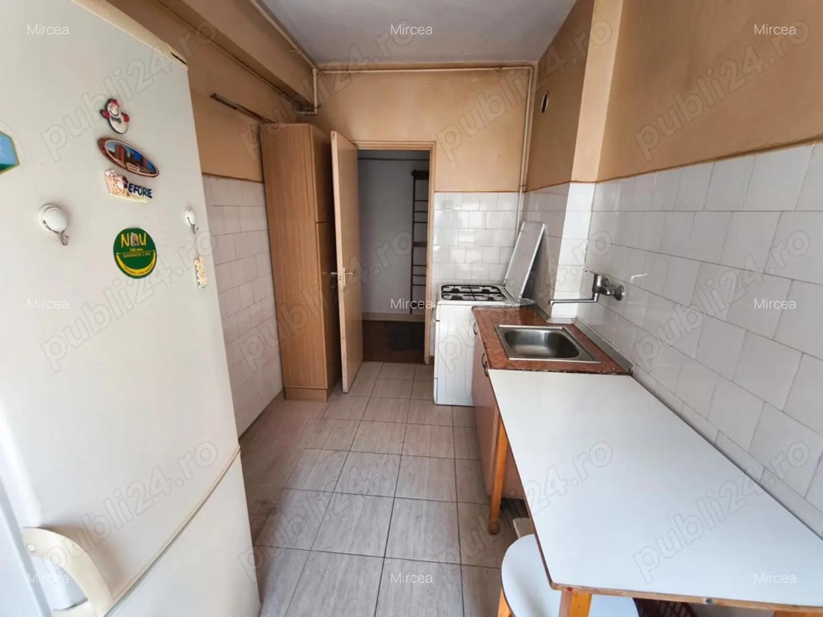Inchiriez apartament 2 camere ultracentral in zona Patria - 7