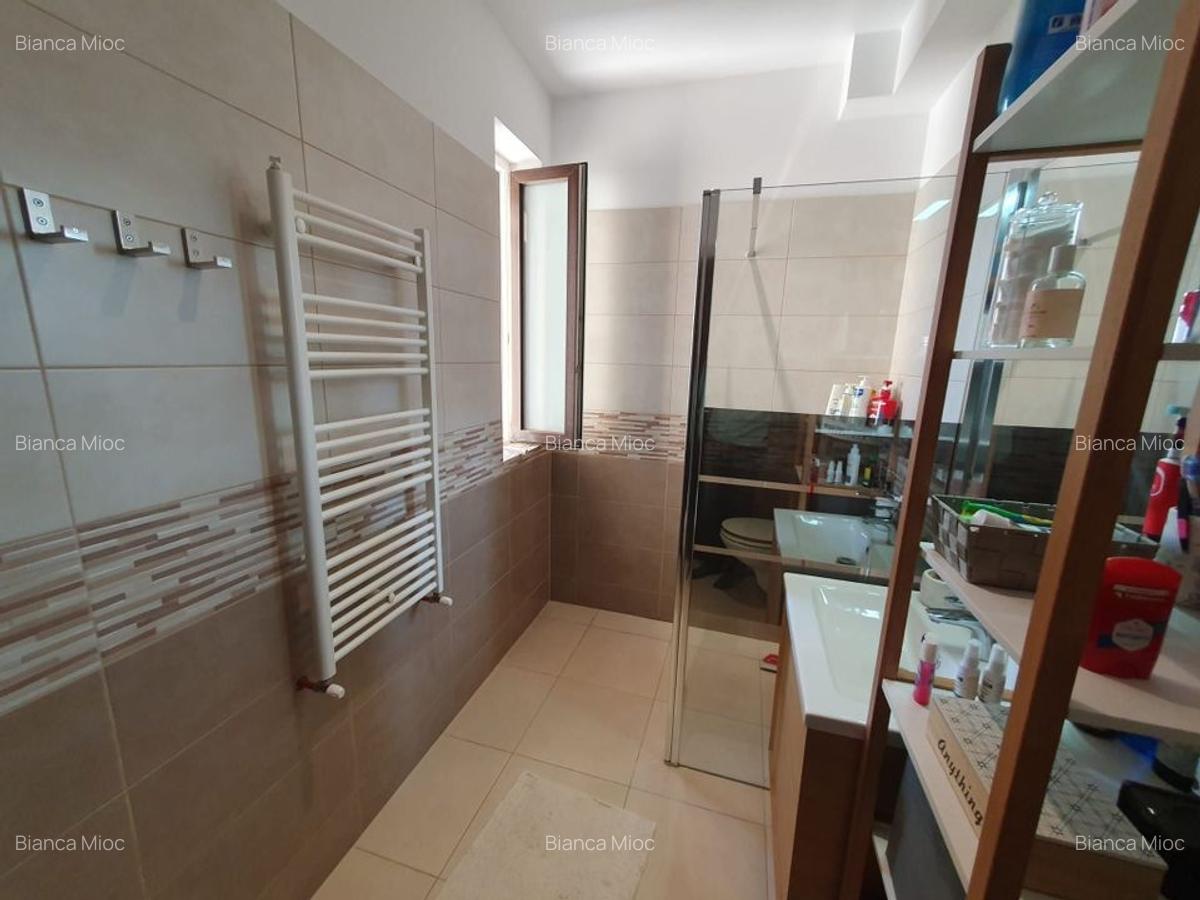 Apartament cu 3 camere semidecomandat, mobilat în Girocului - 15