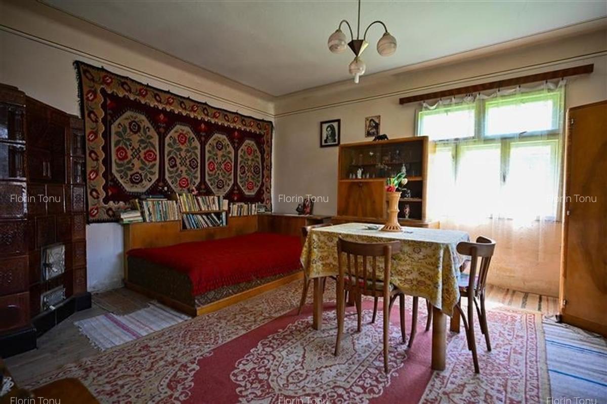 FILM! Proprietate autentica, Bran-Simon, 4.300 mp teren, casa traditionala + ane - 2
