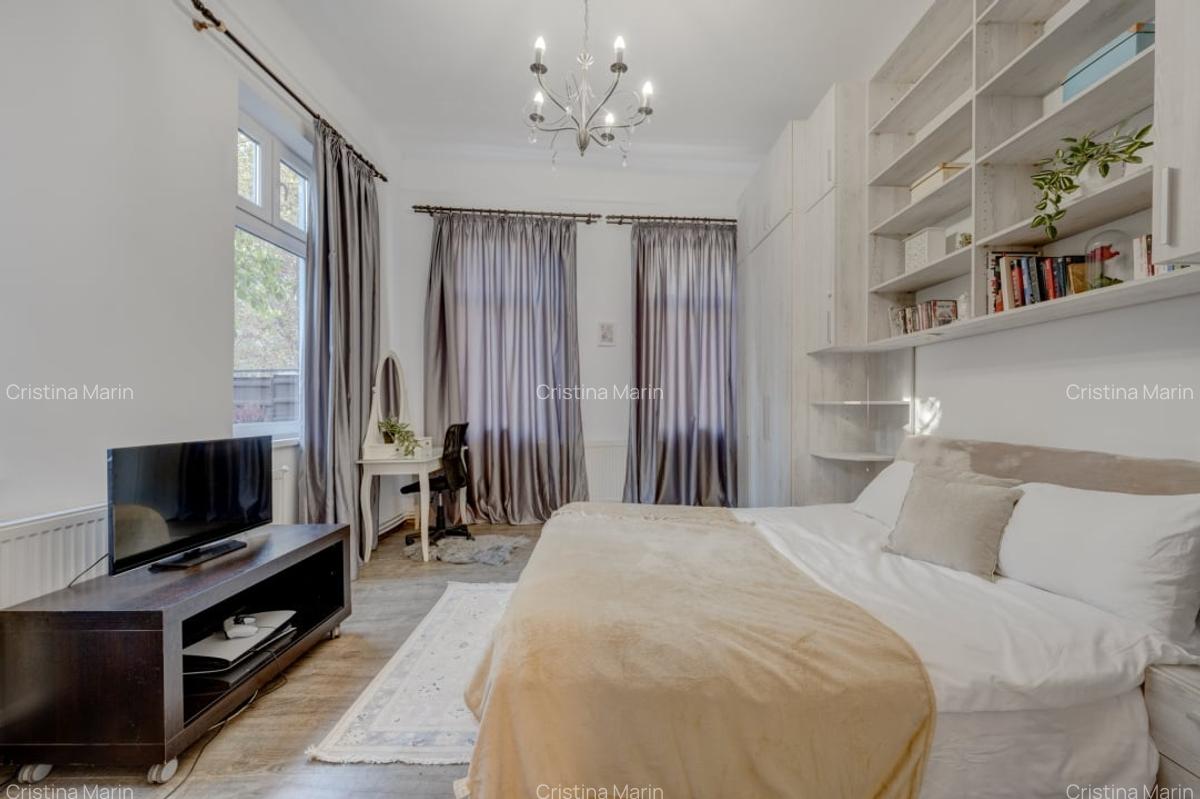 Casa interbelica cu farmec, in apropiere de Mall Vitan - 14 Casa interbelica cu farmec, in apropiere de Mall Vitan - 14