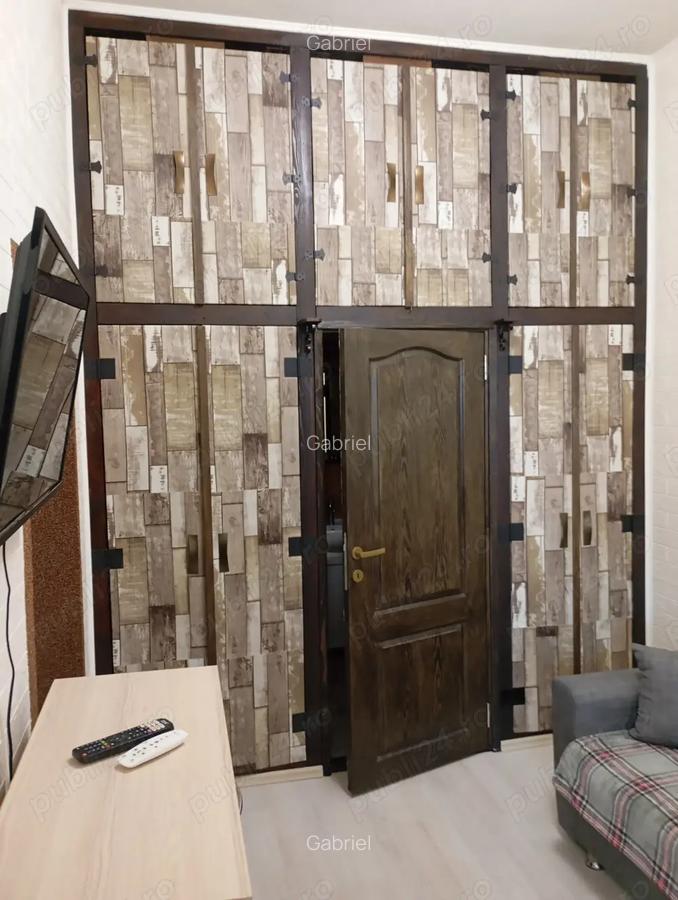 Vand locuin?a la curte comuna zona Me?ianu Arad. - 10 Vand locuin?a la curte comuna zona Me?ianu Arad. - 10