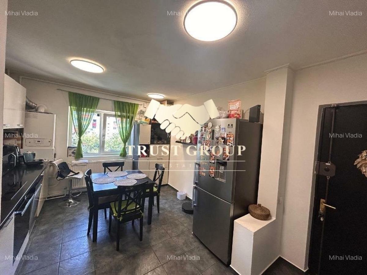 Apartament cu 3 camere decomandat în 13 Septembrie - 2