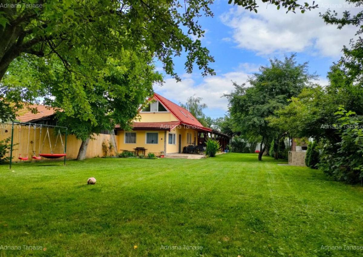 Casa cu 4 camere, terasa acoperita, curte de 700 mp, zona - 12