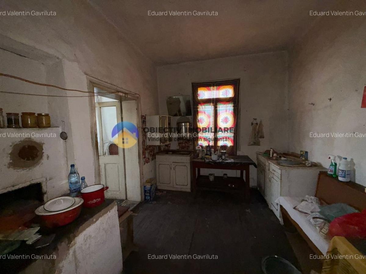 Casa + teren spatios de vanzare - Girov - 10