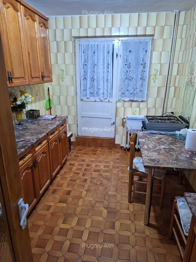 Apartament cu 4 camere semidecomandat în Teiul Doamnei - 5