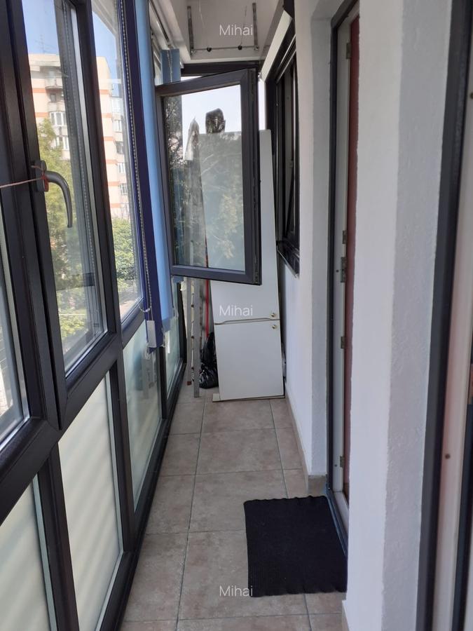 Piata Iancului Metrou,bl.2018,et.3/5,DECOMANDAT,Amenajat,Centrala,geam la baie - 2