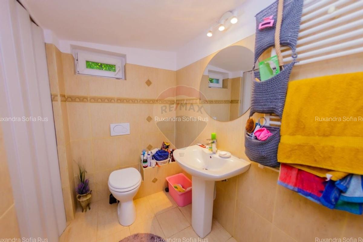 Casa eleganta in zona exclusivista, cu priveliste de vis - 16