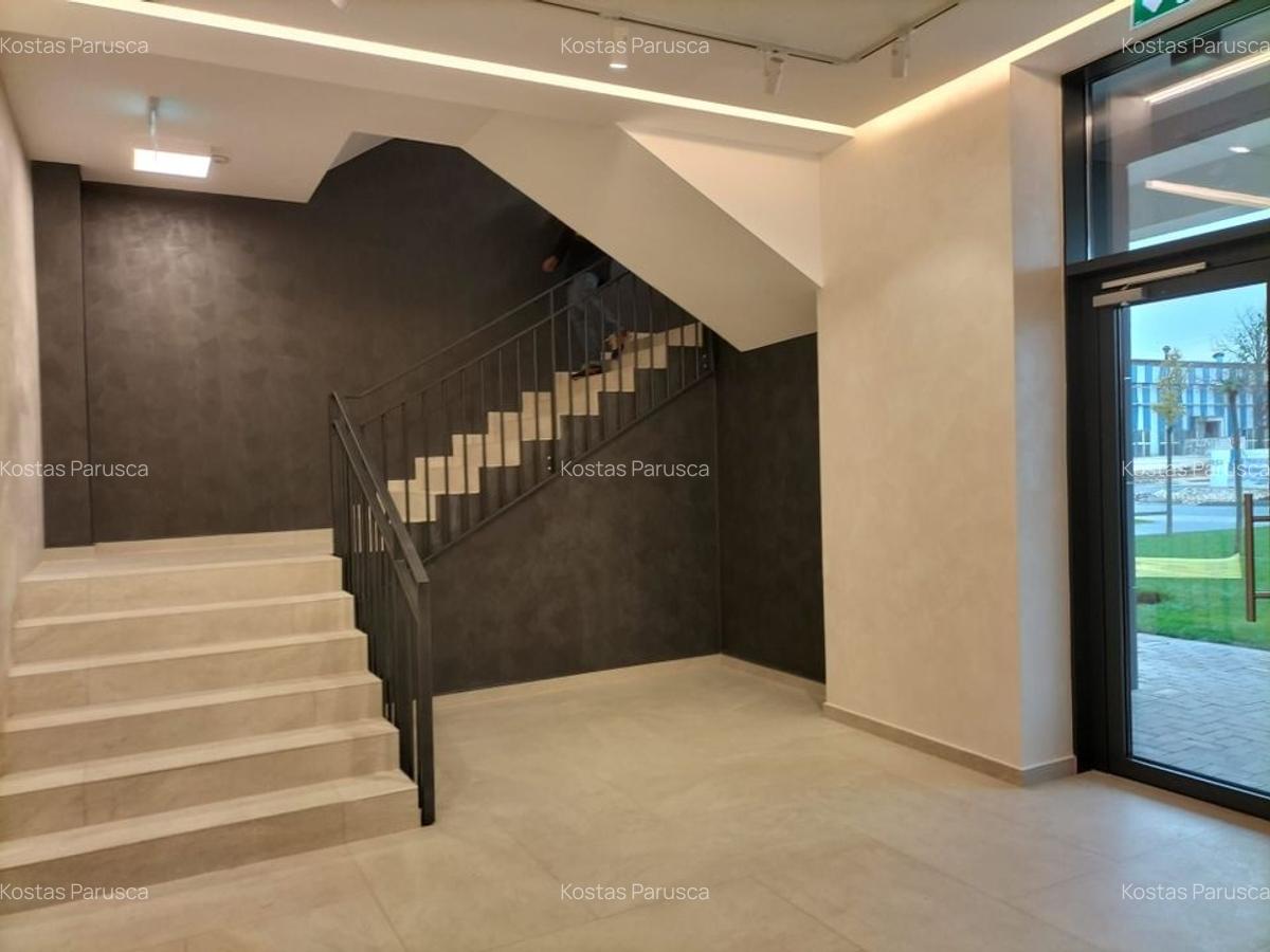 Apartament cu 2 camere decomandat în Tractorul - 4