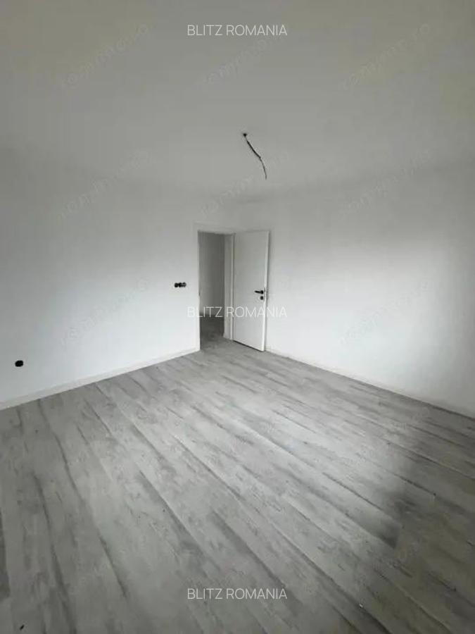 Casa individuala de vanzare 131 mp construi?i, teren 6 ari - 16