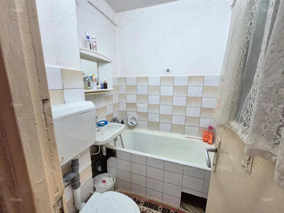 Vanzare apartament 2 camere semidecomadat zona Florilor str. Mimozei - 10