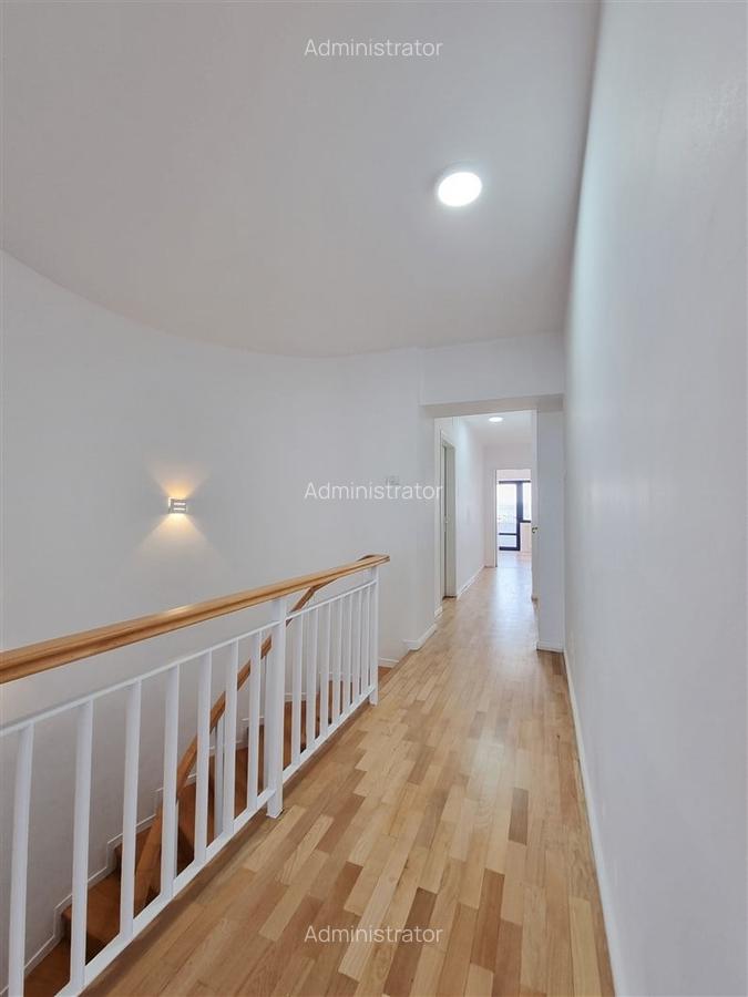 Apartament cu 4 camere decomandat în Polonă - 20