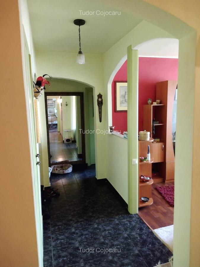 Apartament 4 camere, 2 bai, 93 mp, CT, AC, Alexandru cel Bun - 3 Apartament 4 camere, 2 bai, 93 mp, CT, AC, Alexandru cel Bun - 3