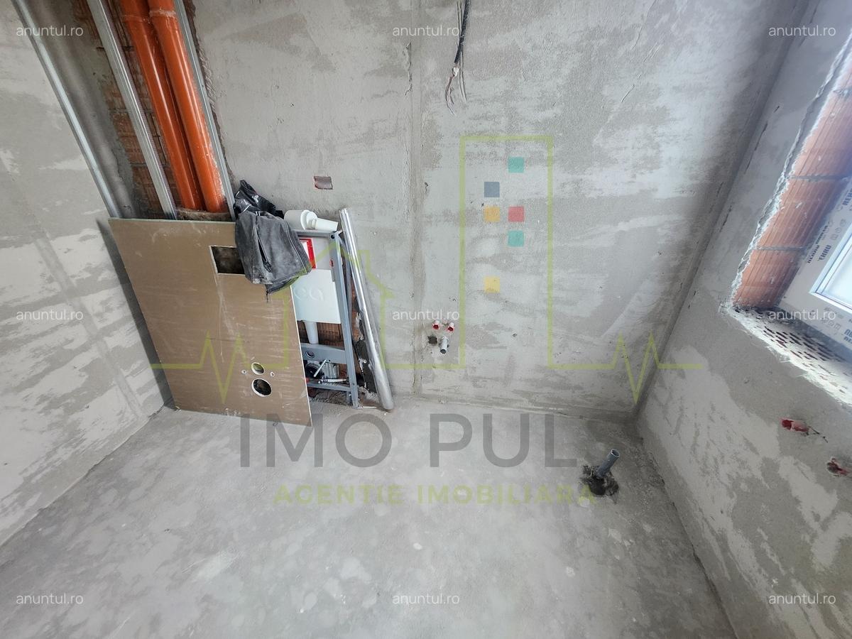 Trei Camere. 2 Bai. Terasa 21mp. Esso - Girocului - 9
