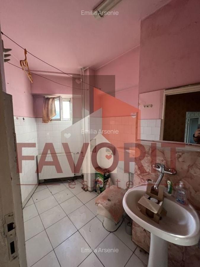 Oportunitate de cumpărare - Apartament 4 camere decomandat, zona Șagului - 8
