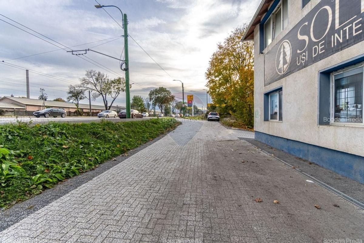 Oportunitate investitie-Cladire cu autorizatie hotel si teren BRASOV - 14