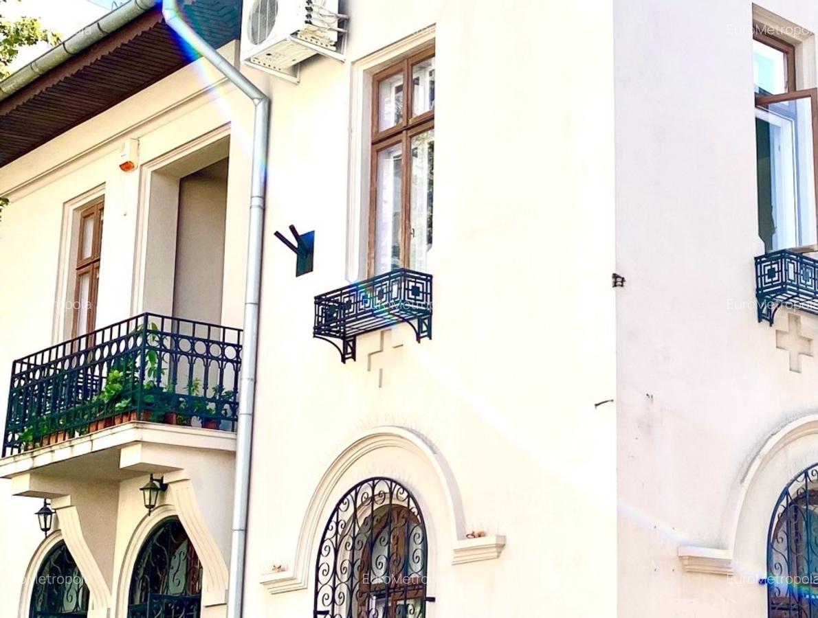 Casă cu 9 camere în Dorobanți - 2