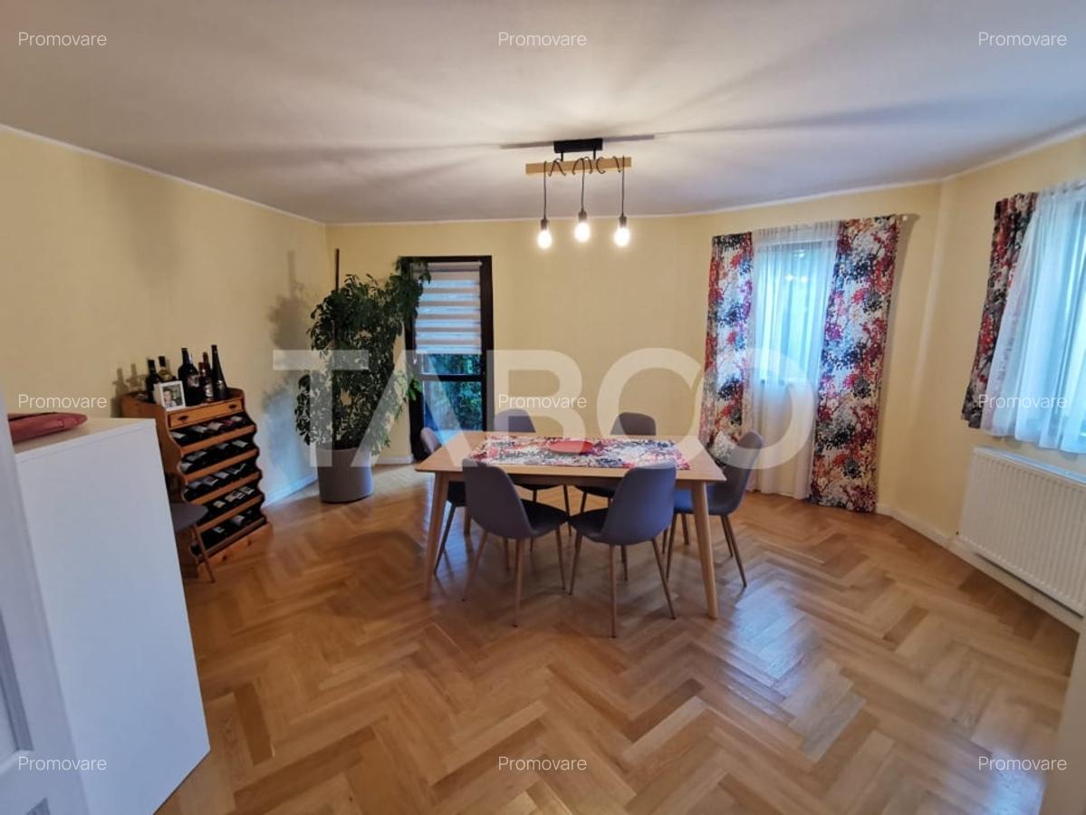 Casa de vanzare cu 4 camere decomandate si garaj in Cisnadie - 4