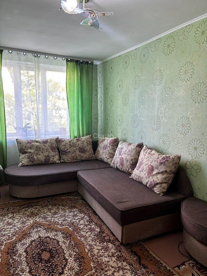 Ofer spre inchiriere apartament cu 3 camere ?tefan cel Mare - 2