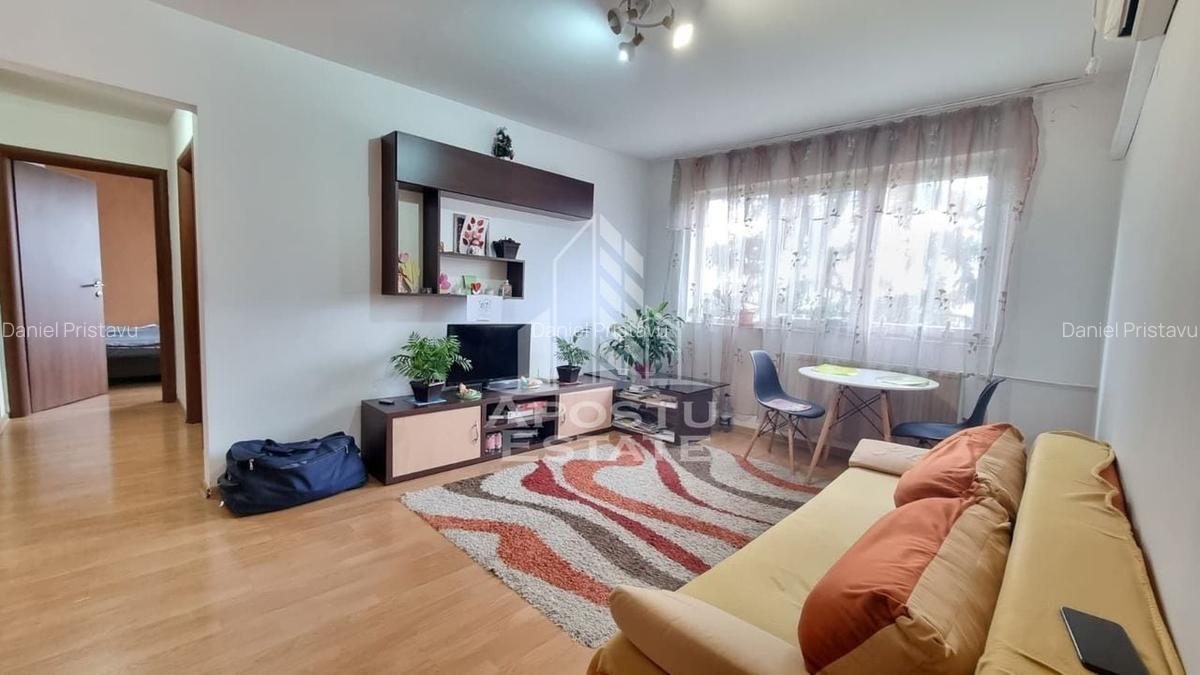 Apartament cu 3 camere, etaj intermediar, zona Dacia - 1