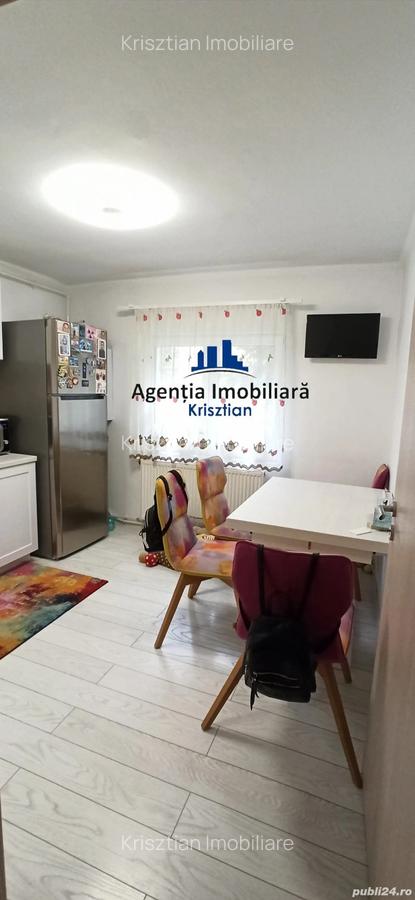 Apartament cu 3 camere de vanzare - Zona Micro 16 - 15