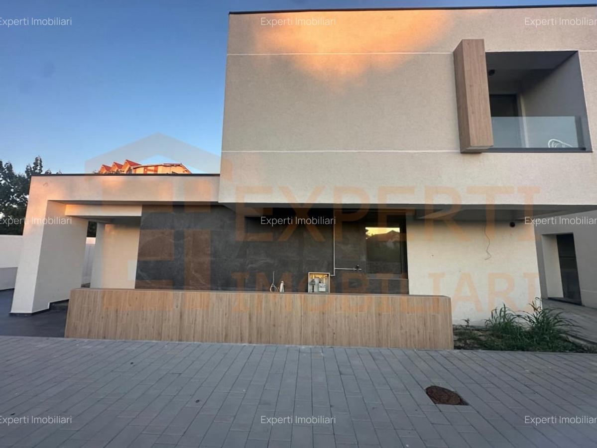 Vila deosebita de vanzare - zona Mamaia Nord pe malul lacului - 1