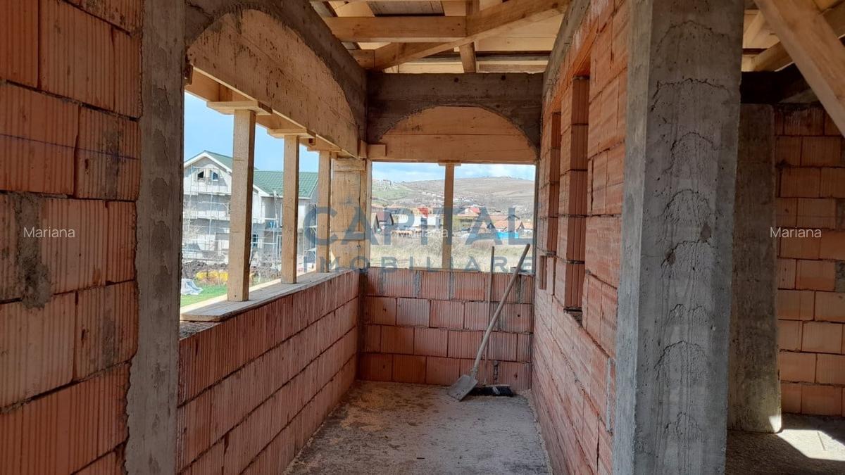 Casa frumoasa in Dezmir, toate utilitatile, aproape de padure! - 2