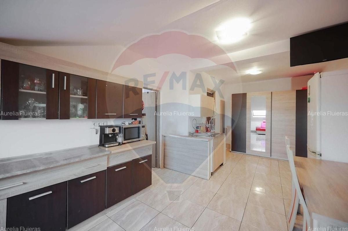 Apartament cu 3 camere decomandat, mobilat în Rogerius - 2