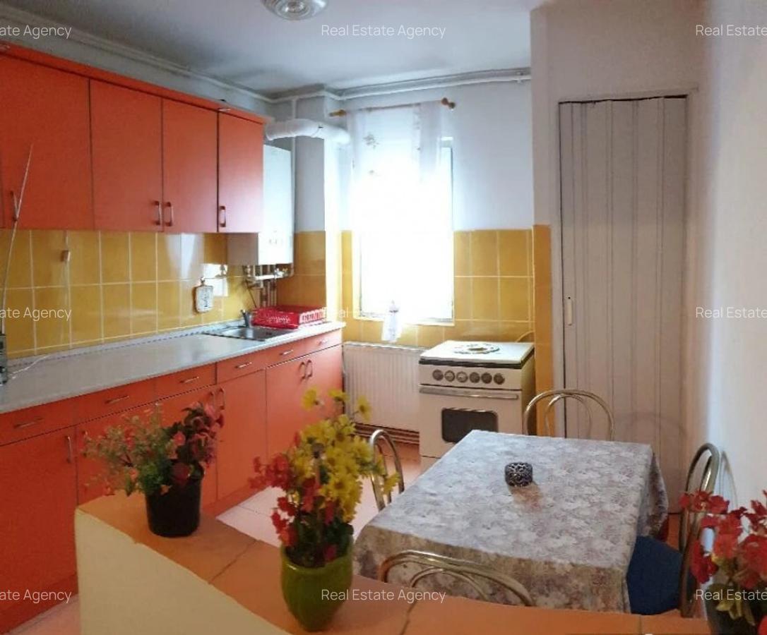 2 camere in zona Dambovita - 3