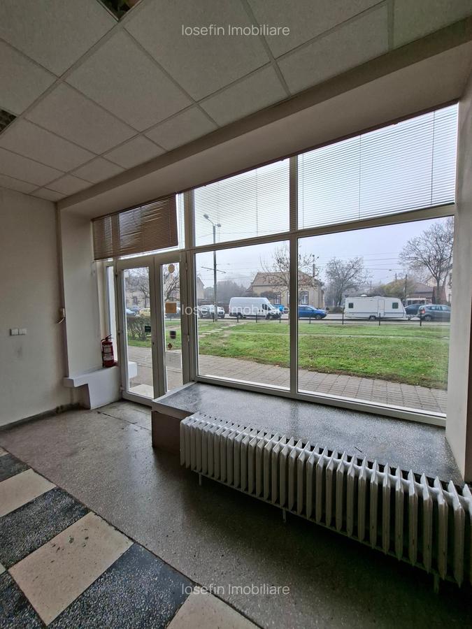 Spatiu comercial cu vitrina, pretabil orice activitate. - 3