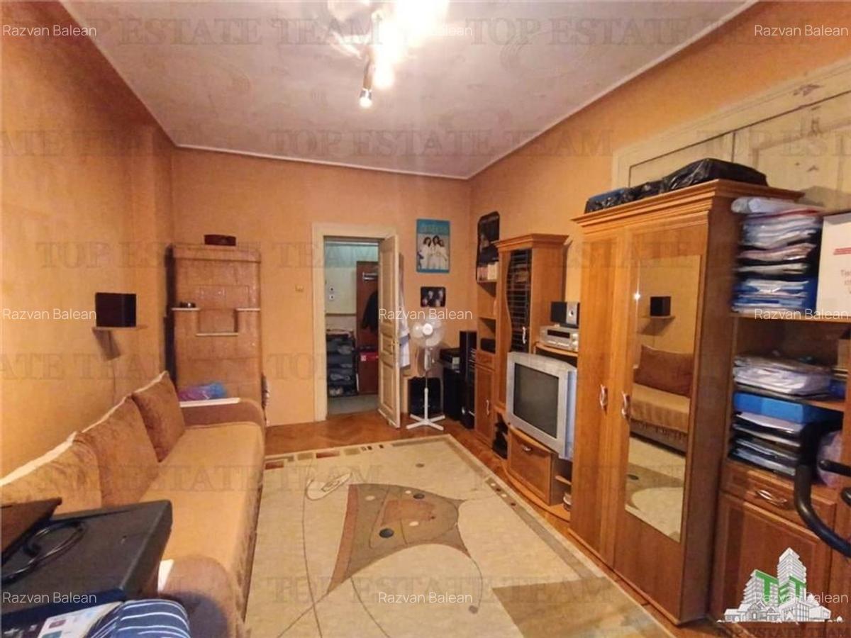 Vila cu aspect de conac in centrul Ploiestiului, ideala pentru locuinta, birou s - 9