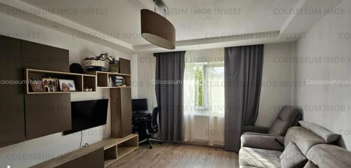 Apartament 3 camere, decomandat - zona Astra - 2