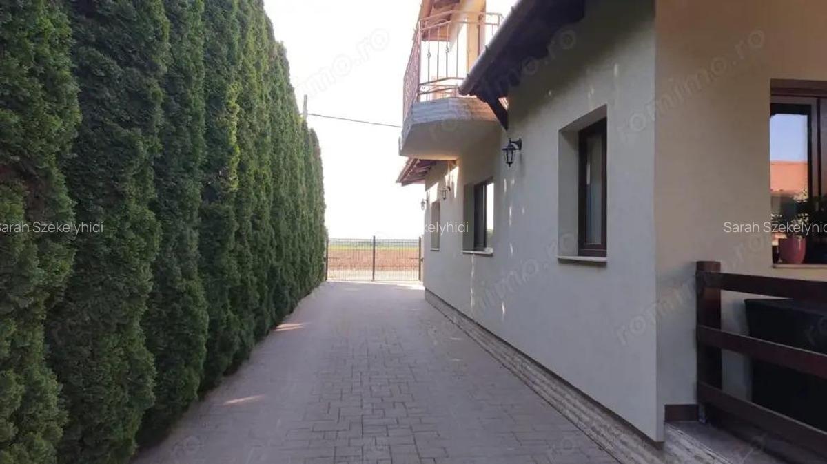 BRASADAS vinde vila 5 cam 190mp teren 10 ari str. Dara. - 9