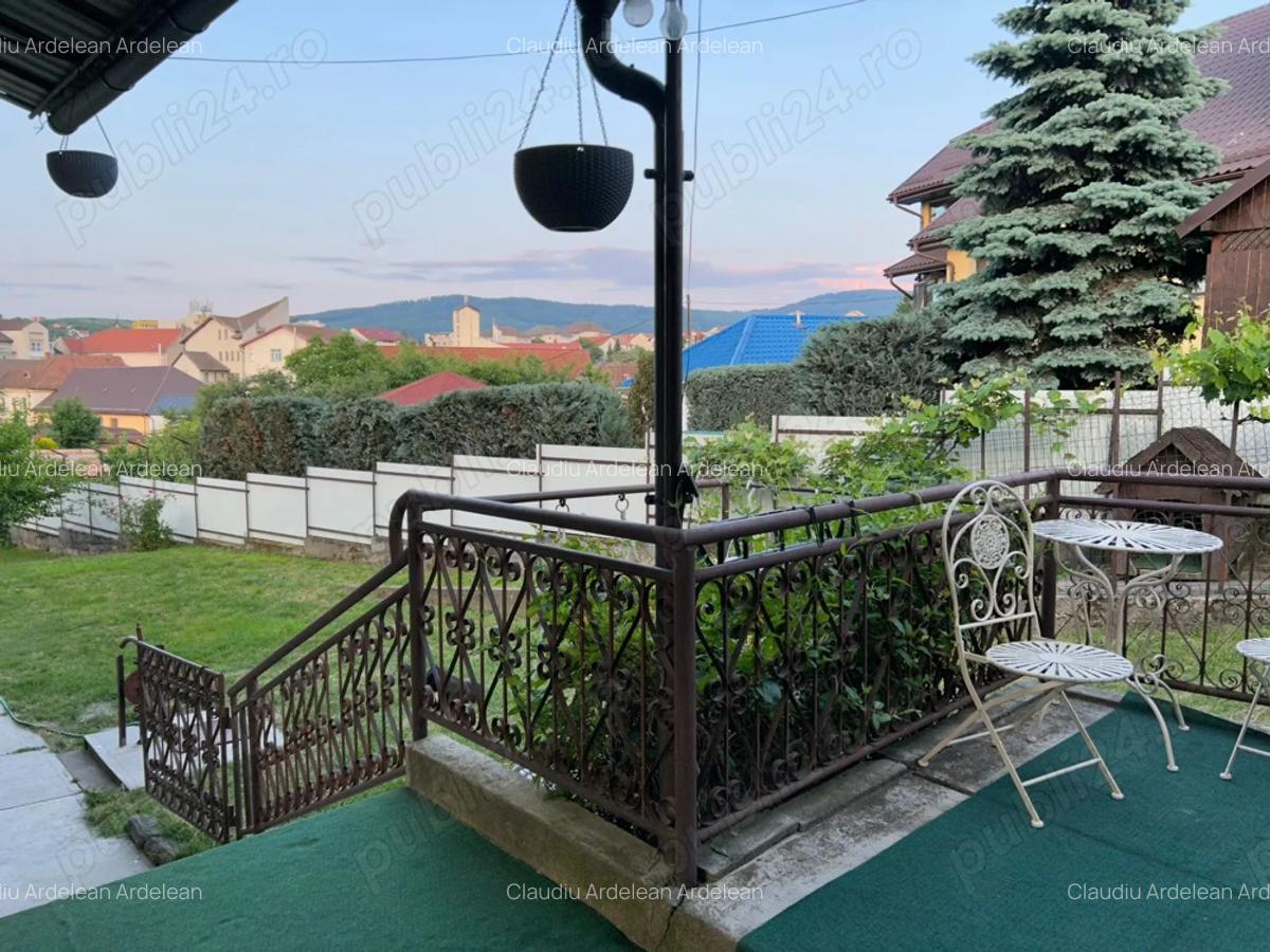 Casa de vanzare , Zalau , ultracentral , 250 m2 ( total suprafa?a 800m2),linga primarie . - 5