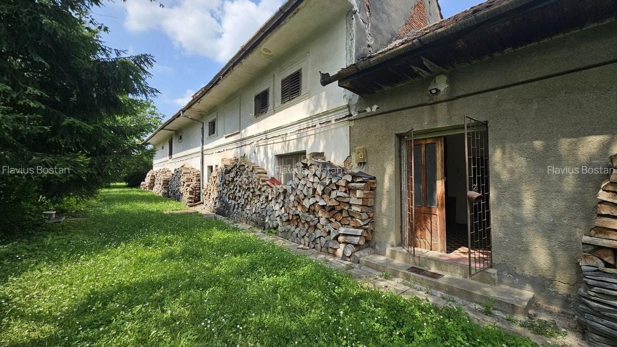 Cristian aproape de Primarie casa saseasca teren 1400 mp - 2