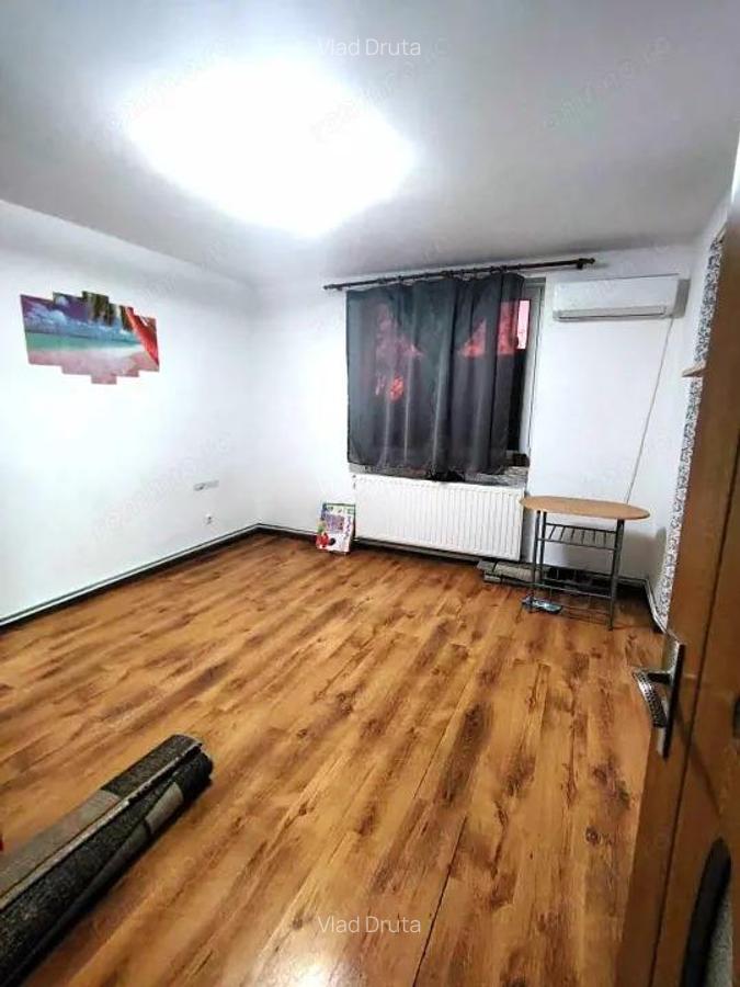 Apartament cu doua camere decomandat - 3