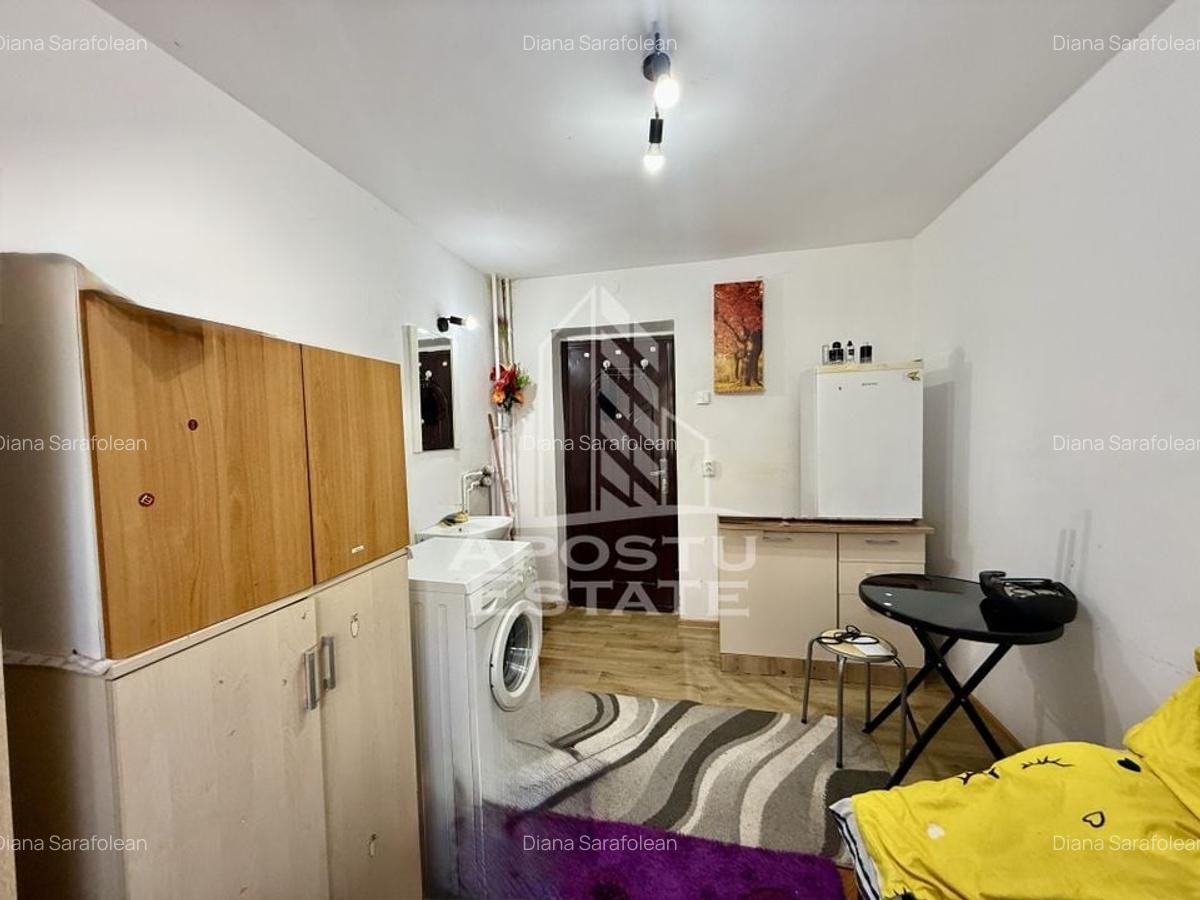 Garsoniera cu baie comuna, etaj 2, zona Take Ionescu - 6