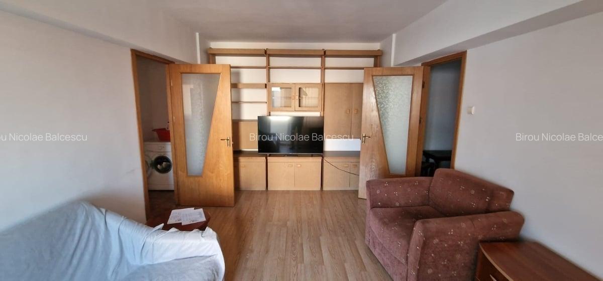 Apartament 3 camere semidecomandat cu 2 grupuri sanitare - 2