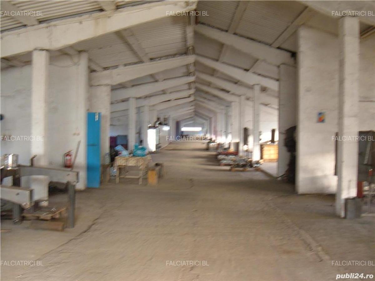 Inchiriem cladirea industrial de 2200 mp. - 2