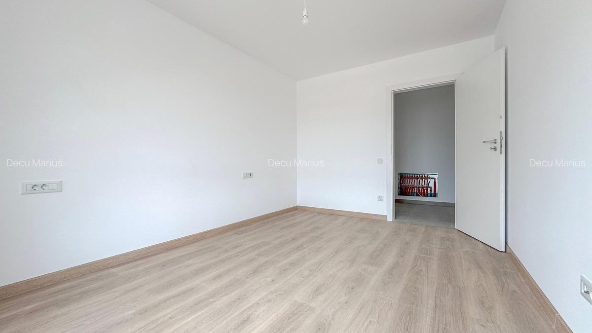Apartament cu 3 camere decomandat în Tractorul - 11