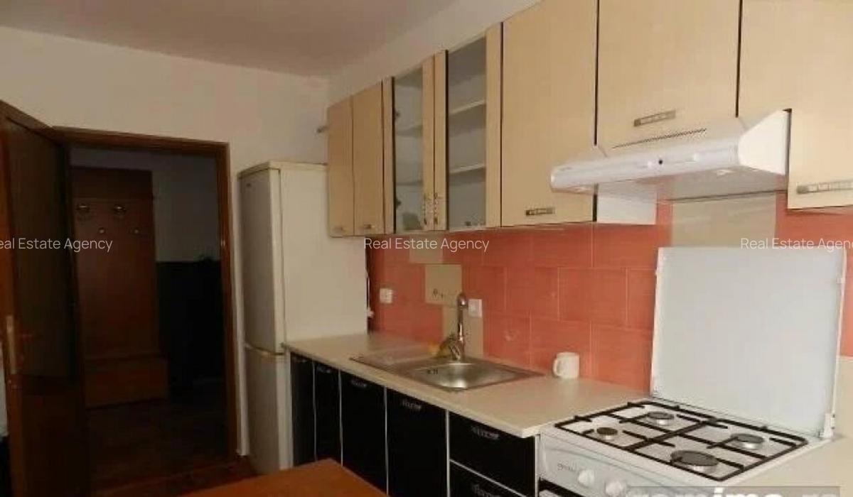 2 camere in zona Fabric - 5