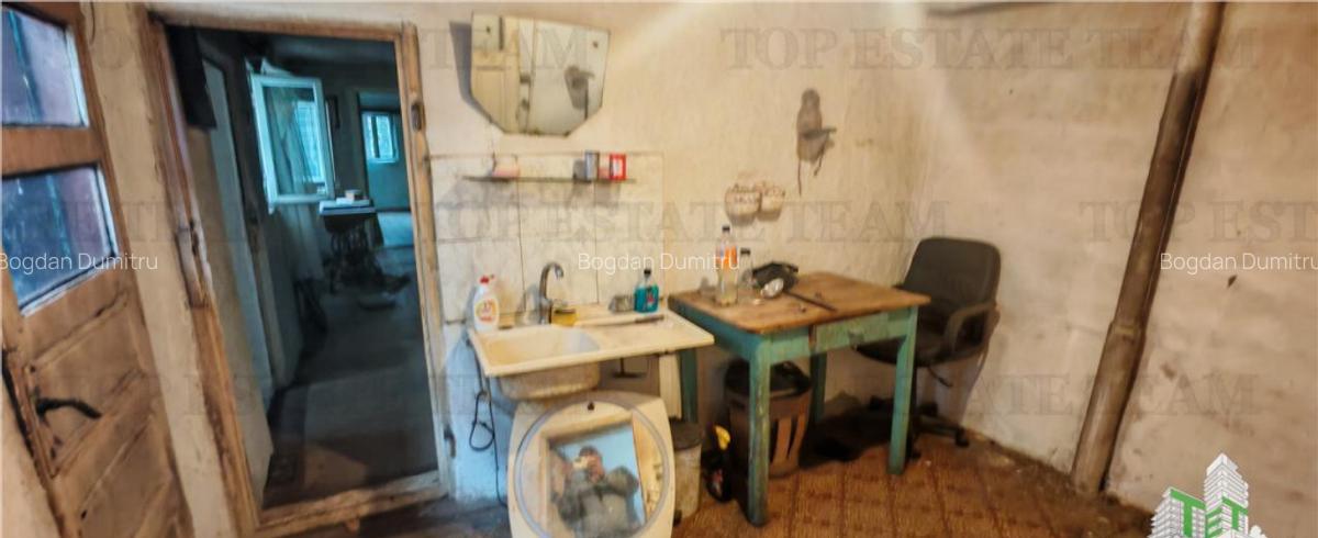 Casa cu 3 camere, garaj si 325mp teren, demolabila, cu toate - 13