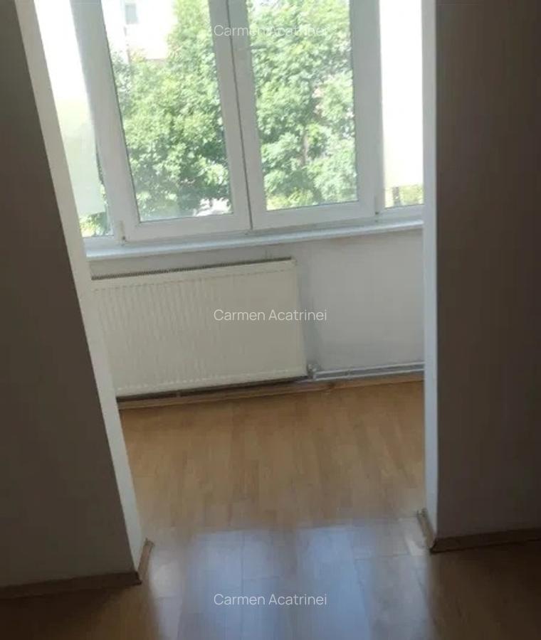 Apartament cu 4 camere decomandat în Județean - 2