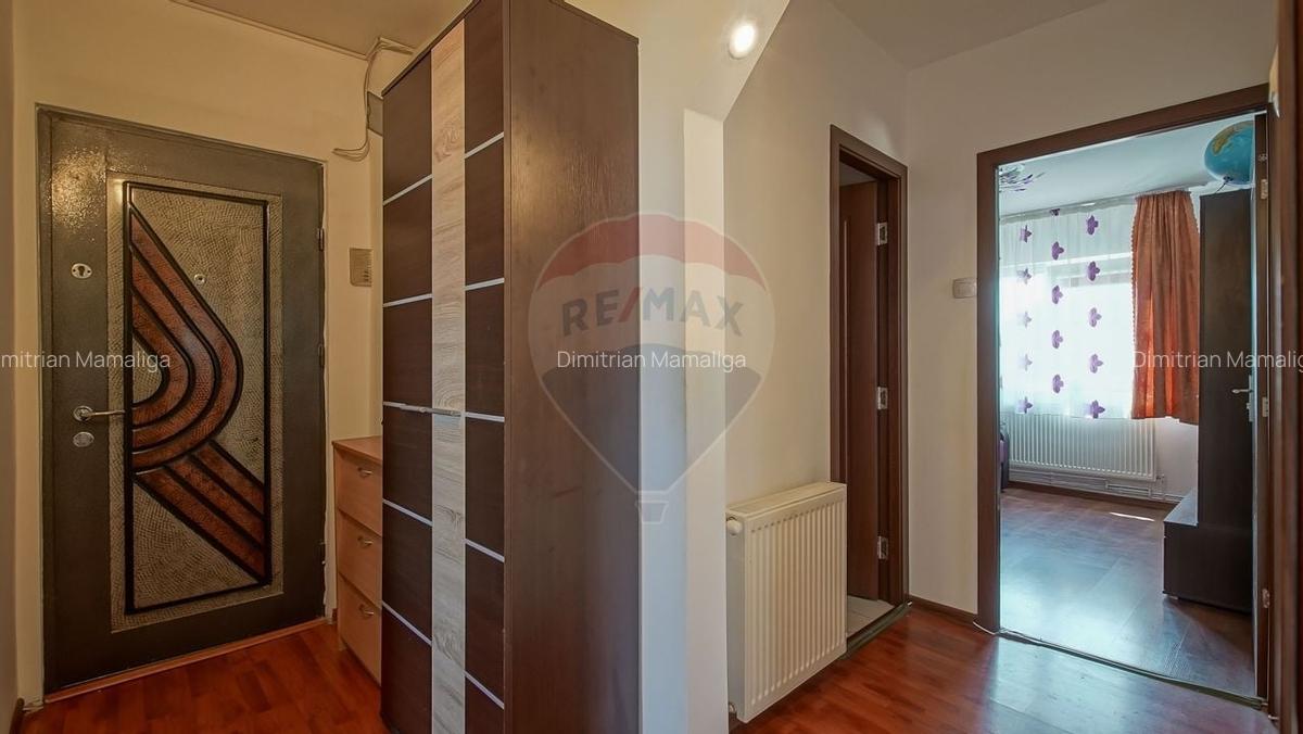 Apartament 3 camere, 2 bai - Str. Independentei, Tractorul - 13